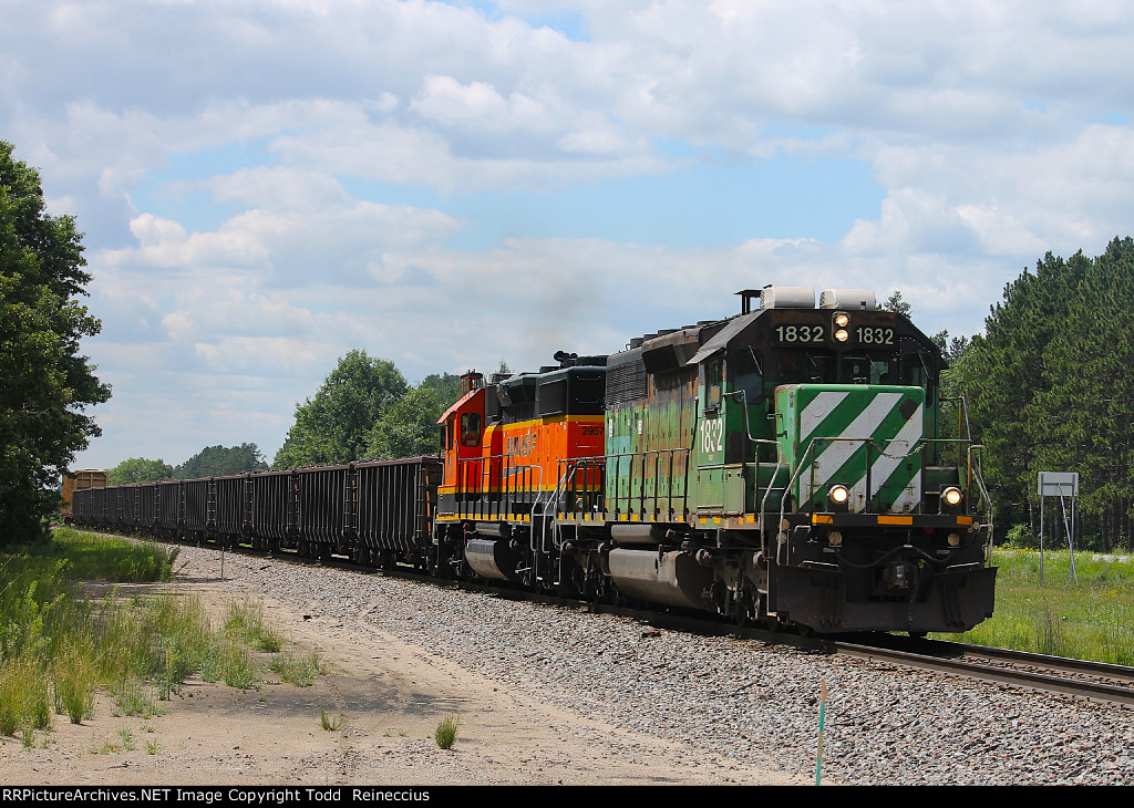 BNSF 1832